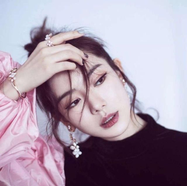  [Lucky]爱臭美的小Lucky，爱口红还爱美妆蛋