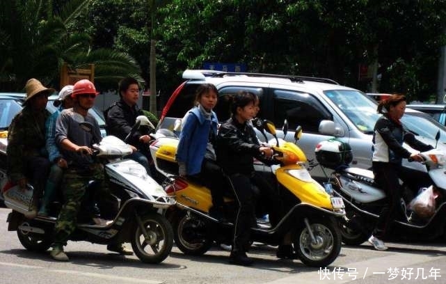  考驾照|又一电动车政策出台，看到驾照费用后，车主：还不如换车