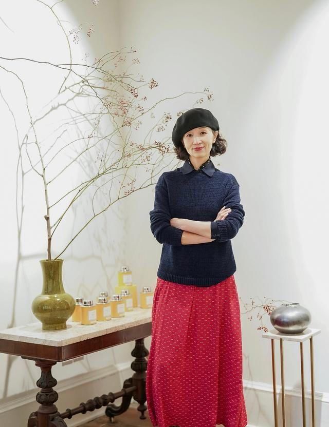  中年@女人到了中年，放弃牛仔裤配卫衣！学三木妈妈这样穿