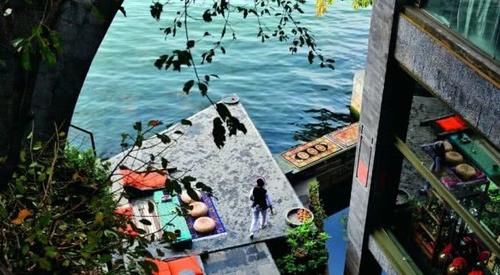 吸金还是追求？杨丽萍“太阳宫”设最低消费，一百只能买一杯咖啡