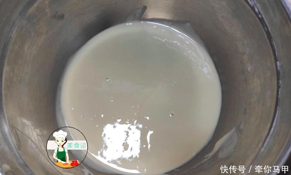  『蒸一蒸就好』蒸红糖糕时，只用面粉就错了，多加一种粉，Q弹蓬松，一次就成功！