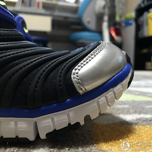 给儿子买的第N双鞋 篇四十:NIKE DYNAMO FREE 毛毛虫童鞋