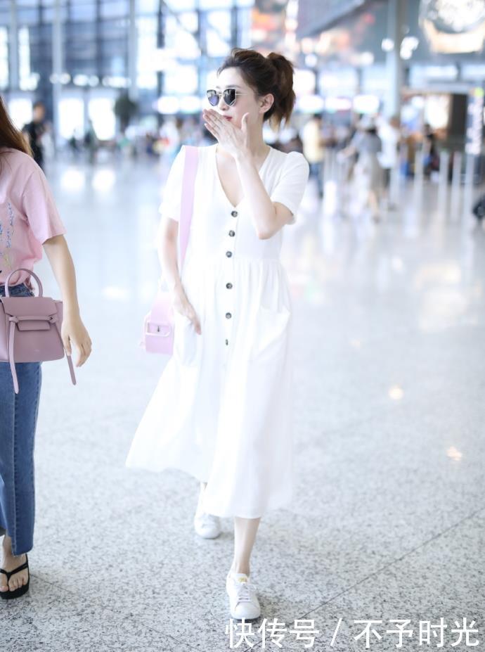 当江疏影和热巴同穿白色连衣裙, 网友: 骨感美与丰满美的差距