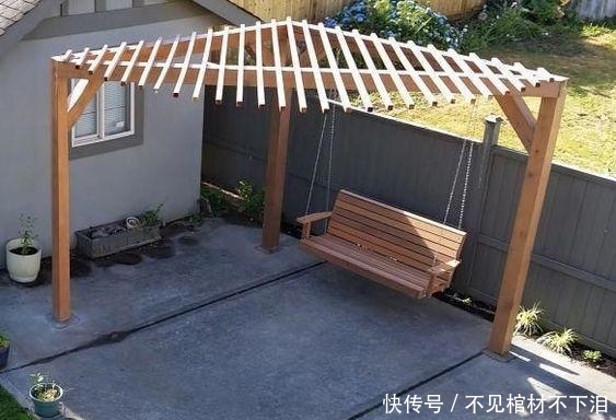  「实用」院子别弄啥小花园了！看看人家搭个三角廊架，美观实用那叫一个爽