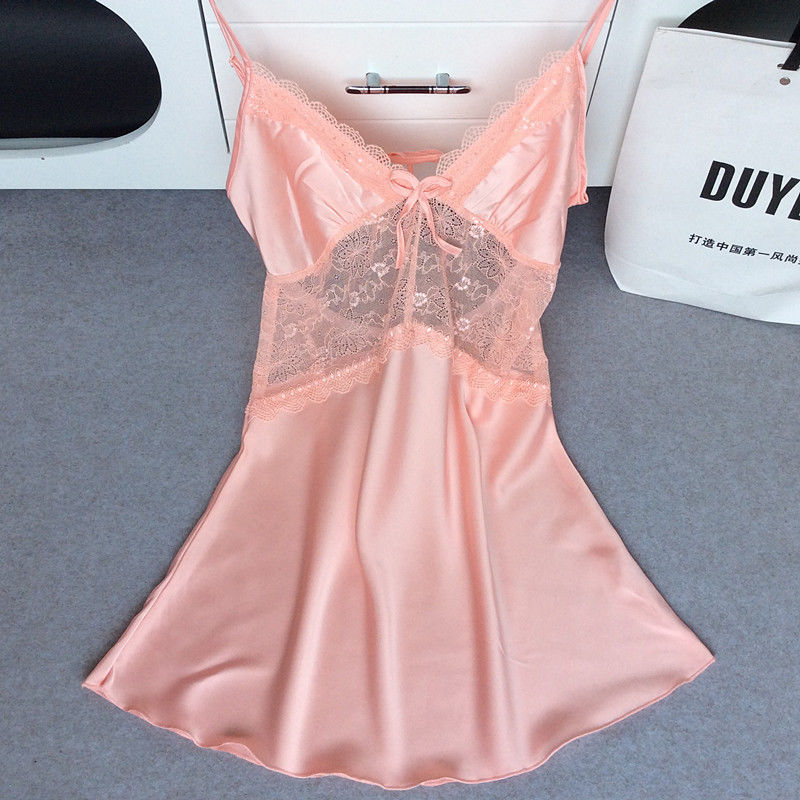 海归回来的姐姐穿衣真开放,直接这样穿,看的人都不好意思了