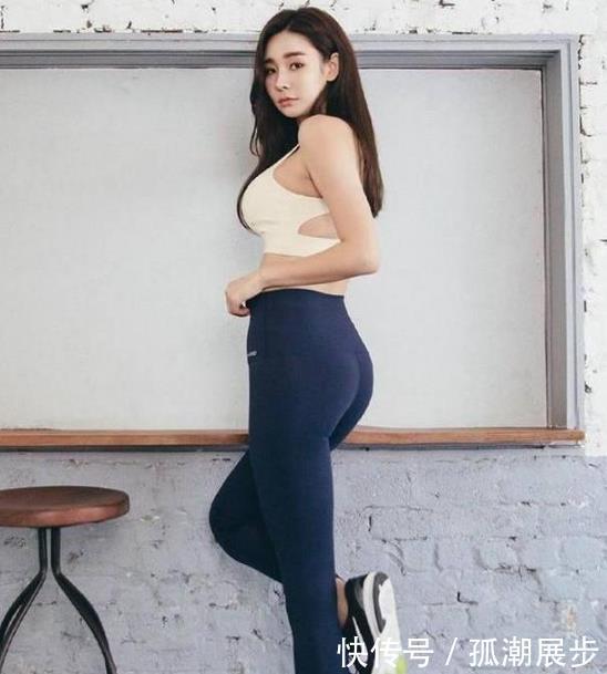 【底裤】街拍性感紧身打底裤美女,高端流畅的线条,衬托出迷人身体曲线