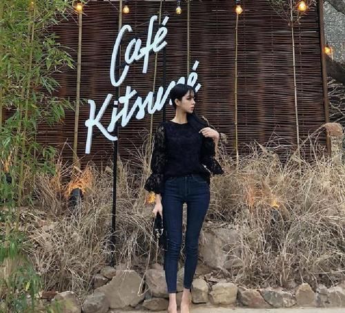  【气质】优雅大气牛仔裤，女神身材真好，美得别致有气质！