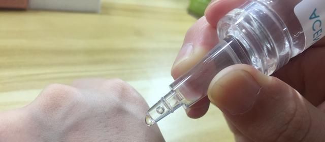 在药店这俩种水，分分钟美白淡斑，就是因为太便宜被很多人忽视!