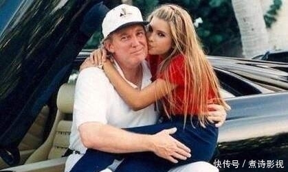 『婚纱』伊万卡一反常态走保守路线,婚纱引特朗普不满,婚礼上直接摆臭脸