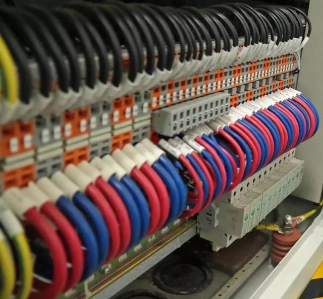 都说德国布线牛到不行？今天就看看中国的最强布线！