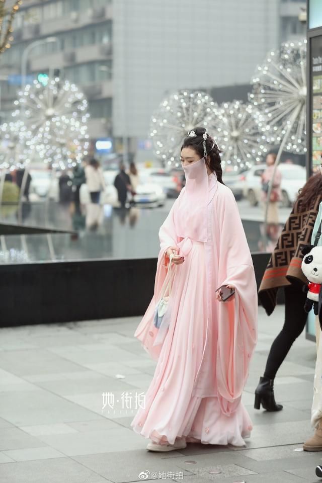 成都@成都街拍:古装与二次元大比拼!