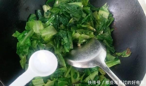 『皮肤』“天然褪黑素”终被找到,50岁姑姑不长斑皮肤好,就是经常吃它!