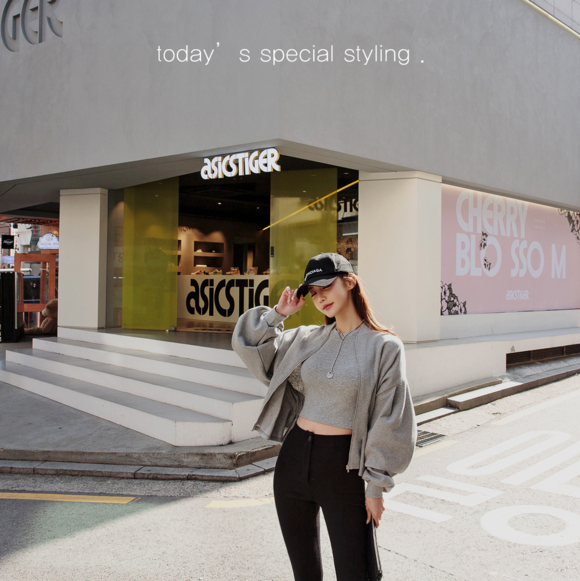 女神孙允珠，酷炫卡路里灰青石健美打底衫