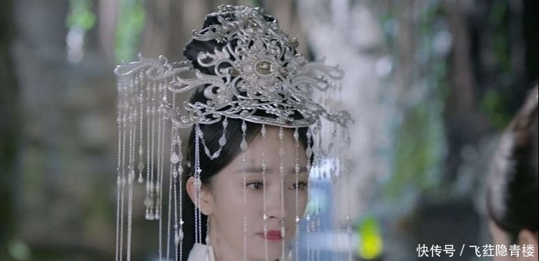 八荒@《枕上书》在白浅大婚时, 有谁注意到凤九的娘亲? 她才是四海八荒第一美人