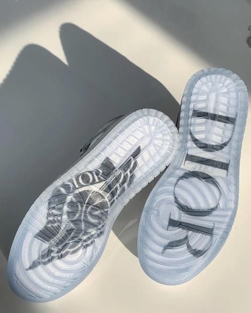 「联名」内部爆料Dior x AJ1联名本周将公布抽签,众星上脚,欧美要延期发售?