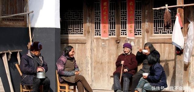  「依据」农村老人经常讲“上山甲鱼，下山野鸡不能碰”，有什么