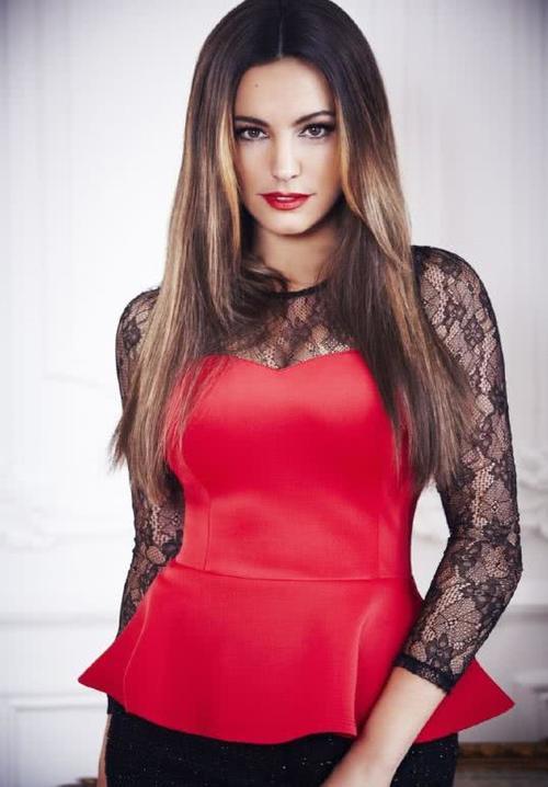 凯莉布鲁克真的变了,从英超女神到“胖墩”,身体随年龄增长走样