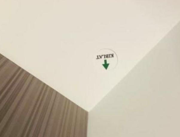 去马来西亚旅游,酒店屋顶有“神秘”的箭头,导游:最好别管