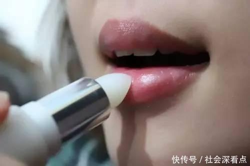 #悄悄#涂口红前需要先涂润唇膏吗多数人都搞错了,难怪唇色悄悄变深了