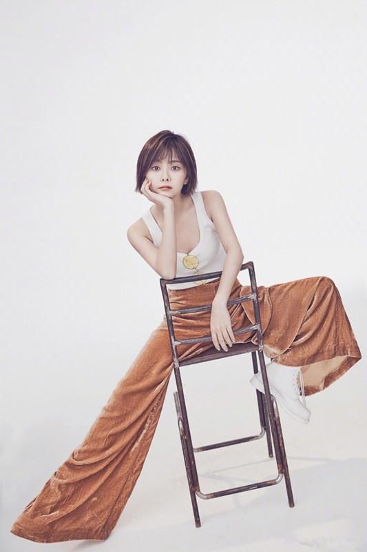 谭松韵上身裹成熊,下身露脚踝怪不得网友们:你这时尚,我不懂啊