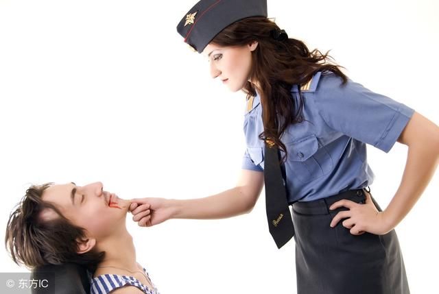 传言水库闹鬼，我不信邪，调查第二天有人溺死，他的妻子却在撒谎