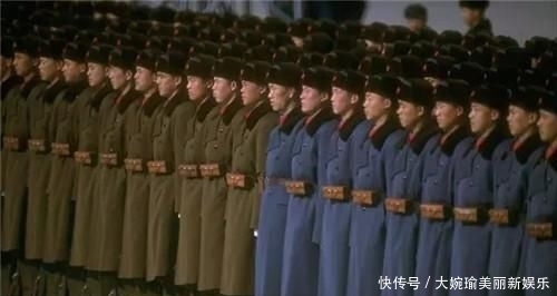 『风靡』曾风靡百年的军大衣,为何后来渐渐消失了?抗美援朝的教训不能忘