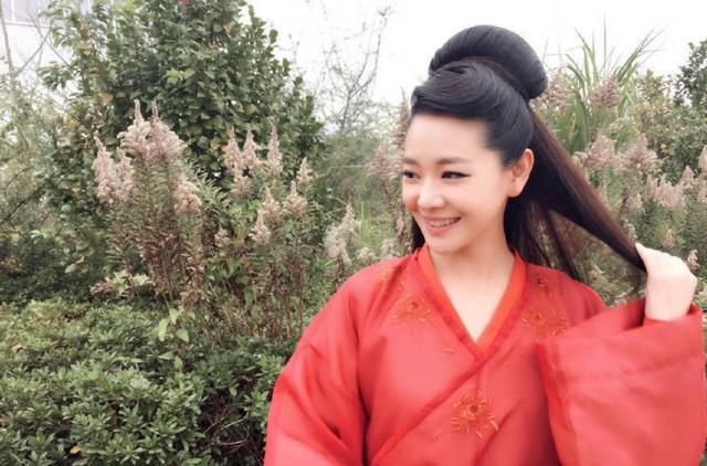 王维维真适合拍古装片，随便一穿就是灵气侧漏，看着就想追剧