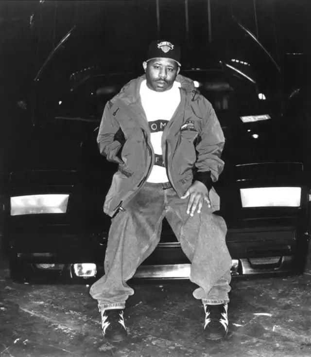 嘻哈时尚就是“通过你穿什么来证明你是谁”的时尚？