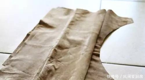  [实用]废弃仿貂皮裤子变身实用流苏包教程
