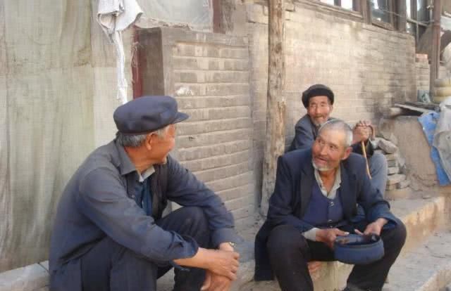 农村一次性补缴15年社保9万元，60岁后每月能领1000多？