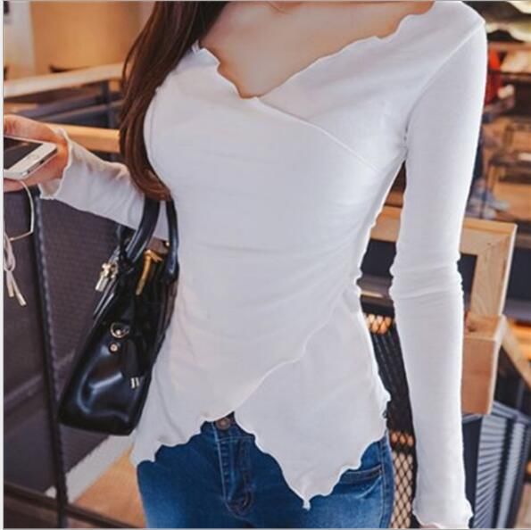 身材丰满才骄傲，这样穿尽显凸凹有致身材，散发迷人气息