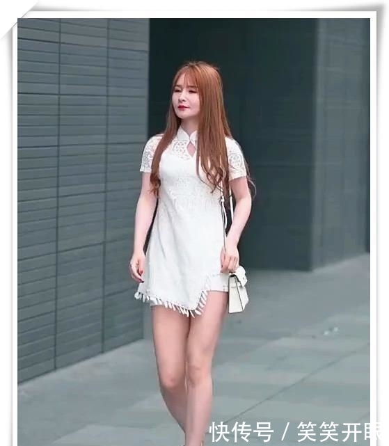 『辣妈』街拍:“辣妈”出门这样穿搭,清爽有气质,魅力十足!