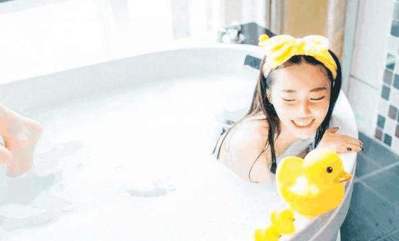 颜值低的女生从3个方面入手改变，分分钟颜值上升！尤其第1个