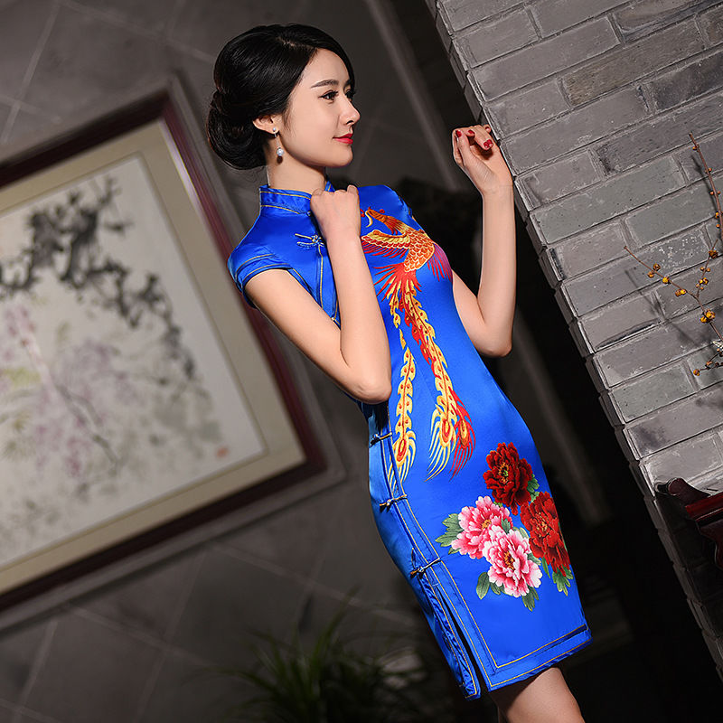 难以置信!48岁老婆穿这旗袍，参加朋友婚礼，美的一鸣惊人