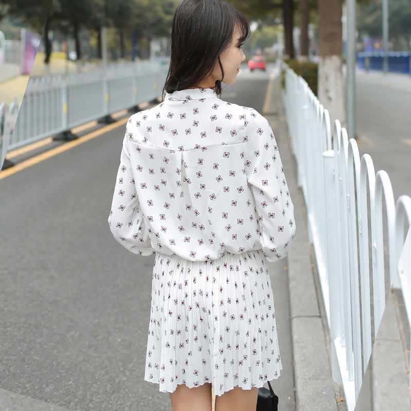 天气越来越热，还在为了穿牛仔裤而烦恼?试试这样穿，想不美?难