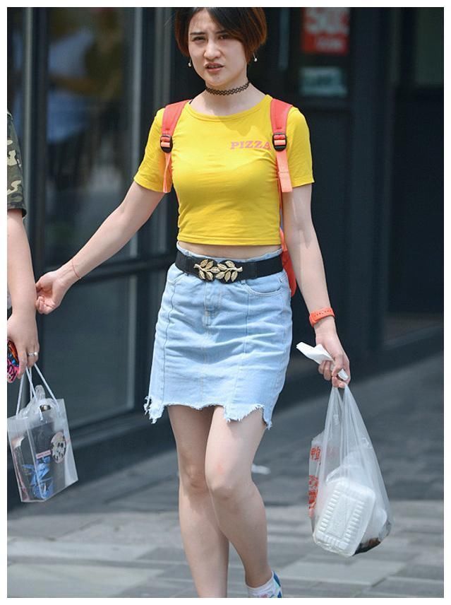 街拍：图2穿着大胆，图4漂亮多姿，图6时尚有女人味