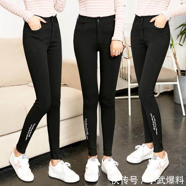 还在穿防走光打底裤就过时了 现在流行可外穿的打底裤了