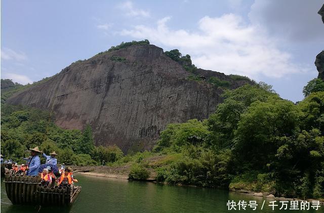 中国最美溪流原来在福建，乘坐竹筏漂流九曲，做一场光怪陆离的梦