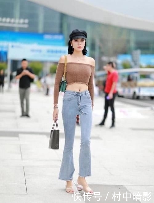 『蓝色』人像摄影:美女蓝色休闲开衫搭配柔美的白色裤子,很是让人惊艳