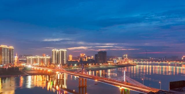  「中南地区」中部最可能合并的三座城市，两两相距均不足20公里
