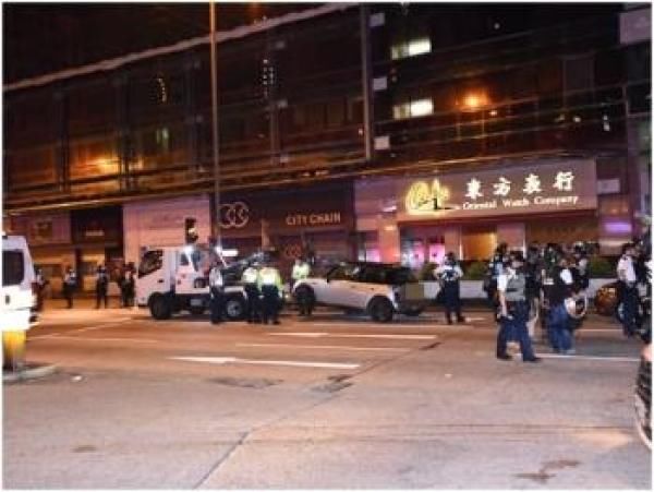  #会长#示威者昨夜又聚众被拘捕11人，浸大学生会长涉嫌“盗窃”