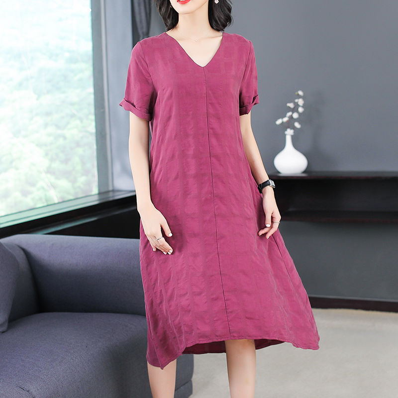 越来越多女人出门只穿“女人裙”，洋气又显女人味，还撩倒一片人