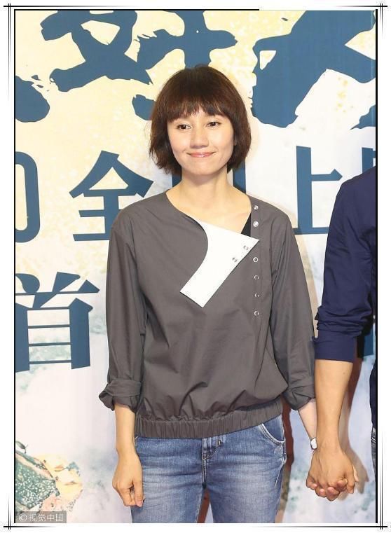 当40岁袁泉和43岁梅婷同框，终于见识了气质脸的最高级形式