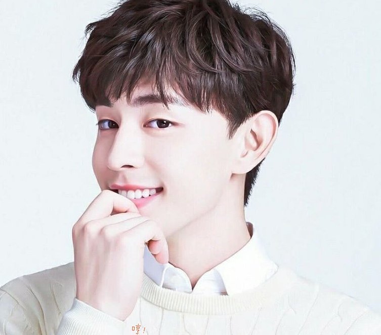 有一种眼睛叫邓伦的眼睛，自带眼线，根本不用化妆!