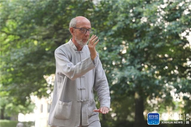 比利时布鲁塞尔：免费太极课吸引爱好者