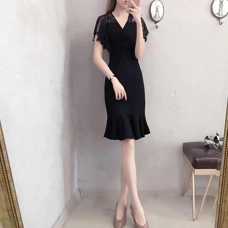 公司秘书穿上鱼尾裙勾勒出性感有致的曲线，成了全公司的焦点