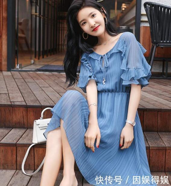 皮肤:建议皮肤黄的女性,春夏多穿这3个“高级色”,减龄显白显气质好