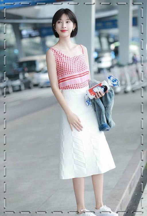 当张俪与韩雪同穿半身裙，网友:终于知道清纯和成熟差距有多大了