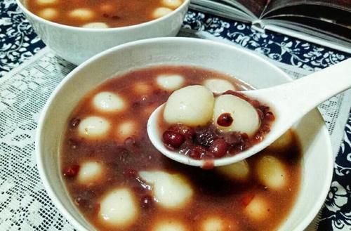  #奶茶#比奶茶好喝百倍的红豆丸子，香甜软糯，热乎暖胃，喝一次就忘不了