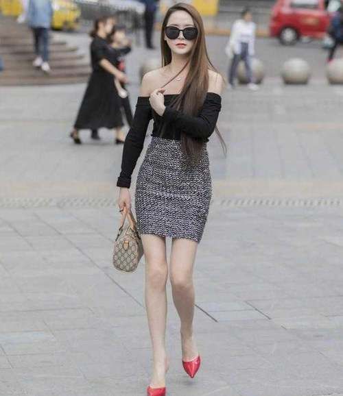  #女生#漂亮显曲线的包臀半身裙，如何选择才让女生更时尚好看不俗气？
